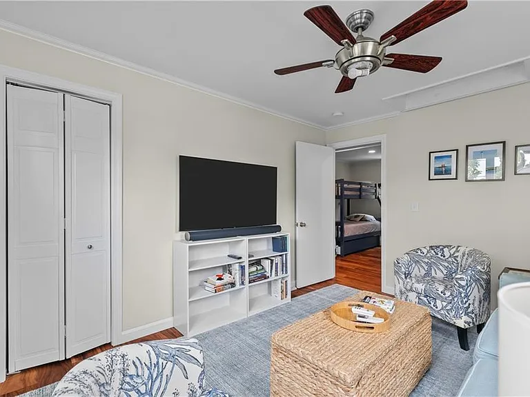 59 Berkley Ave — Photo 20