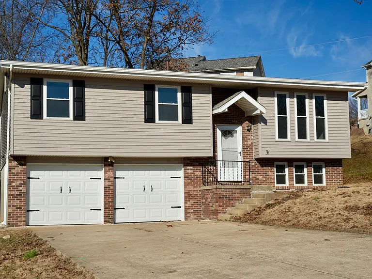 4585 Charter Dr — Photo 1