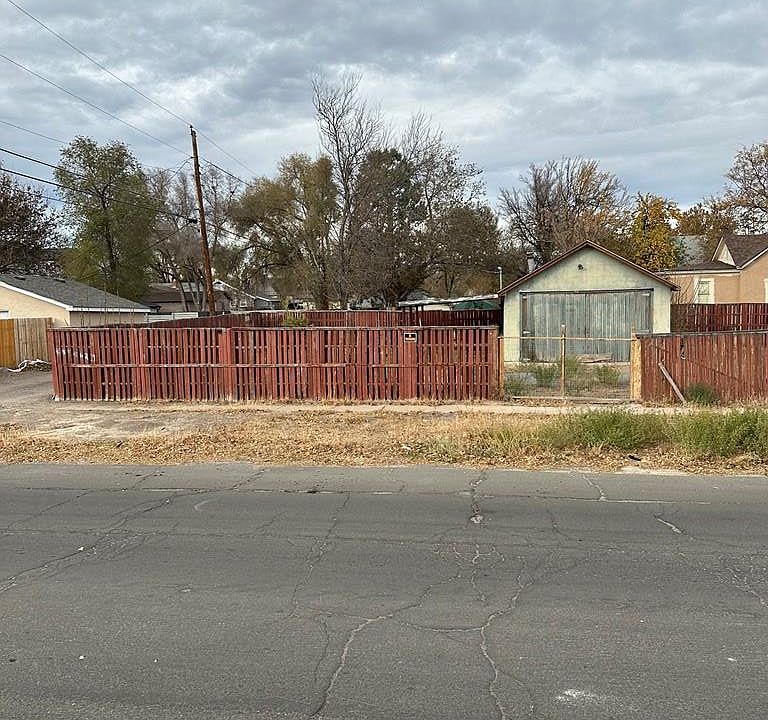 2nd image of 1307 W Arroyo Ave