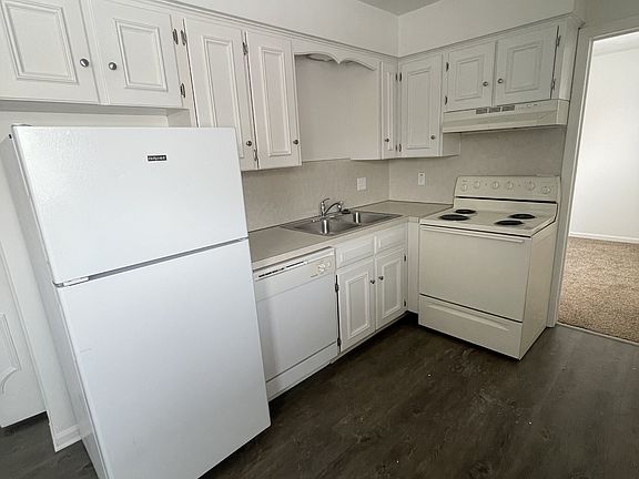 2nd image of 205 E Saginaw Hwy #235-01