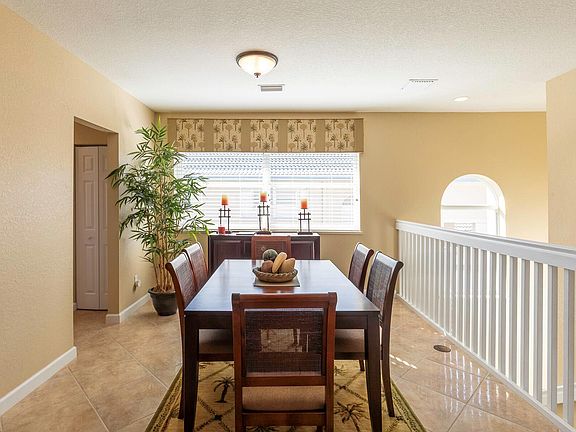 3rd image of 1507 SE Prestwick Ln #8
