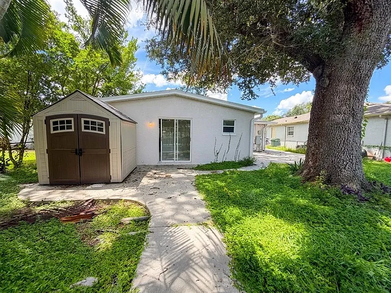 2119 W Henry Ave — Photo 19