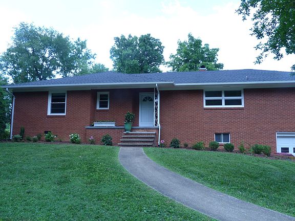 3rd image of 1317 W Lakeview Dr