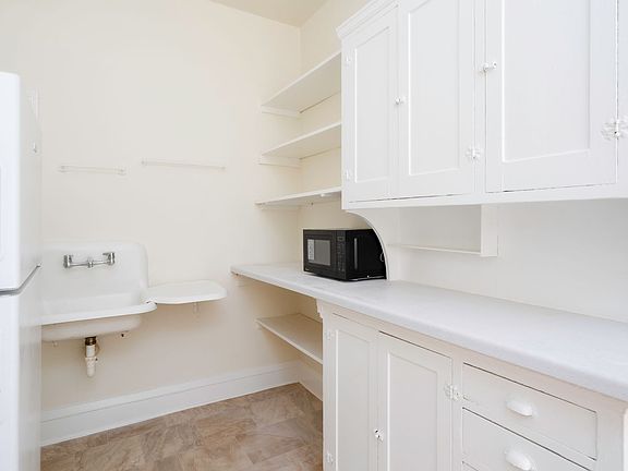3rd image of 2222 Harriet Ave S #203