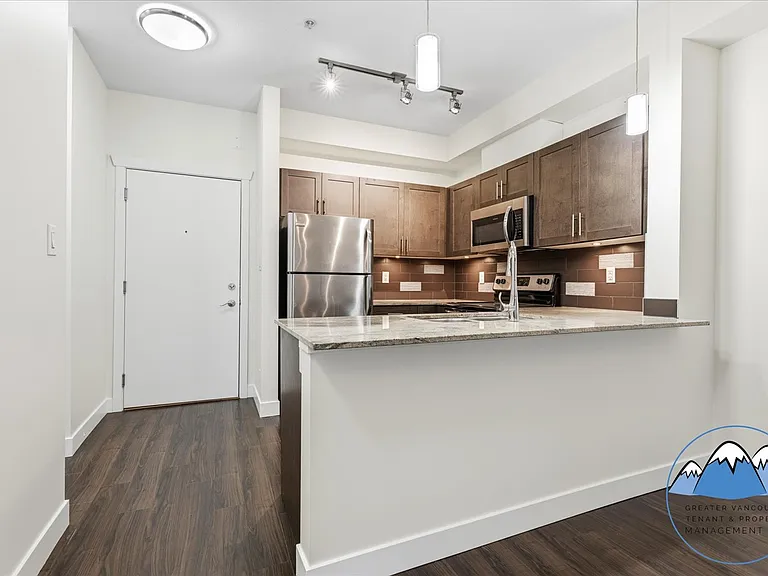 13468 King George Blvd — Photo 4