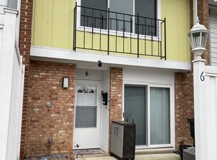 6 Cornwallis Sq, Newark, DE 19713