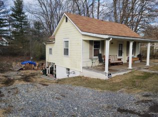 825 5th St NE, Pulaski, VA 24301