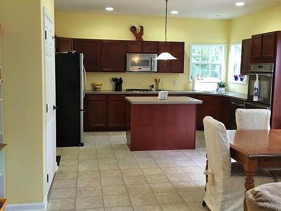 5th image of 107 Richmond Hill Dr