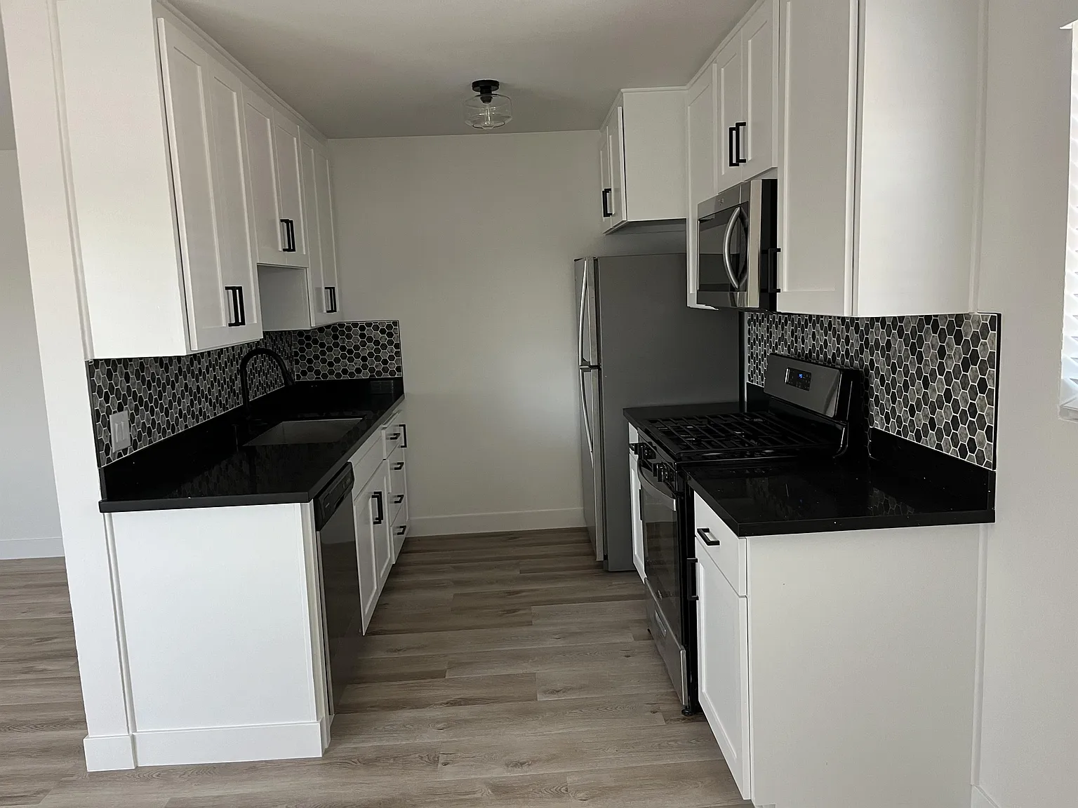 2377 West 20th Street — Photo 3