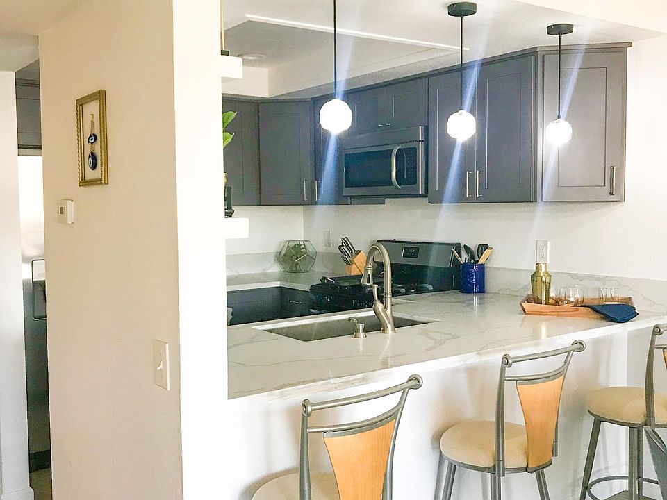 1st image of 550 Orange Ave Unit 218
