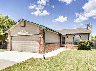 2310 N Ridgewood Dr, Wichita, KS 67220