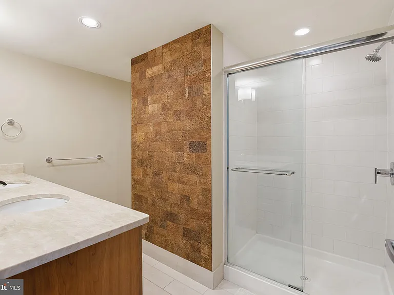 1200 Steuart St #1119 — Photo 19