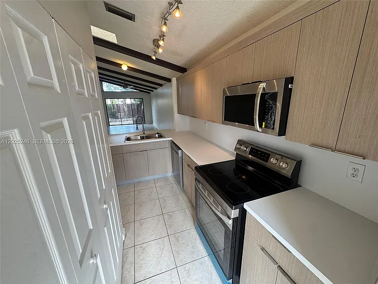 1752 NW 72nd Ave #83 — Photo 1
