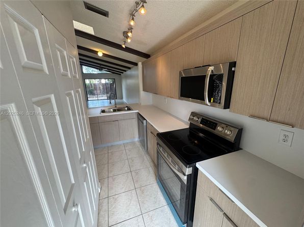1752 NW 72nd Ave #83