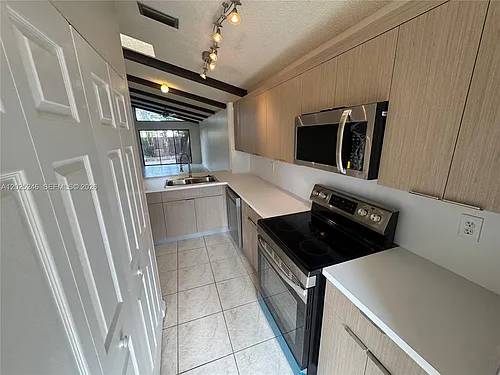 1752 NW 72nd Ave #83 Photo 1