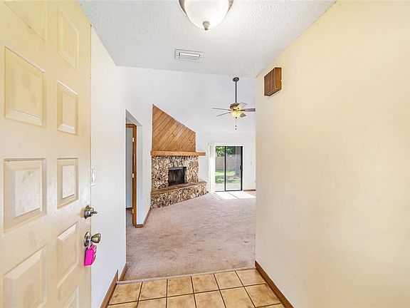 4th image of 3781 NE 28th Ct