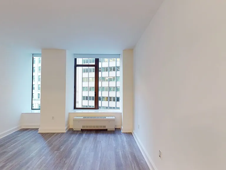 10 Hanover Square — Photo 46