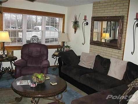 3rd image of 318 Dorothy Dr