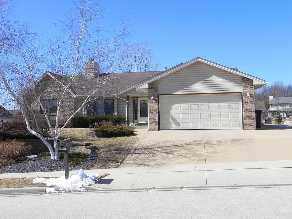 1st image of 423 Emerald Hills Dr