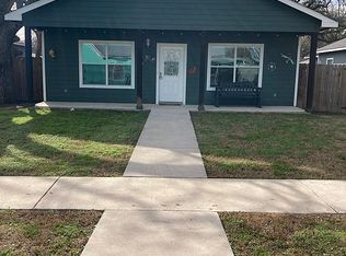 207 Shade St, Smithville, TX 78957