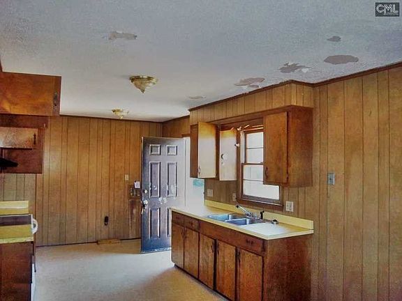 3rd image of 128 Eastwood Cir