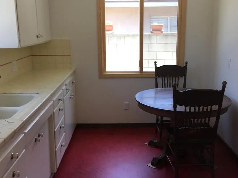 2641 E Orange Grove Blvd — Photo 2