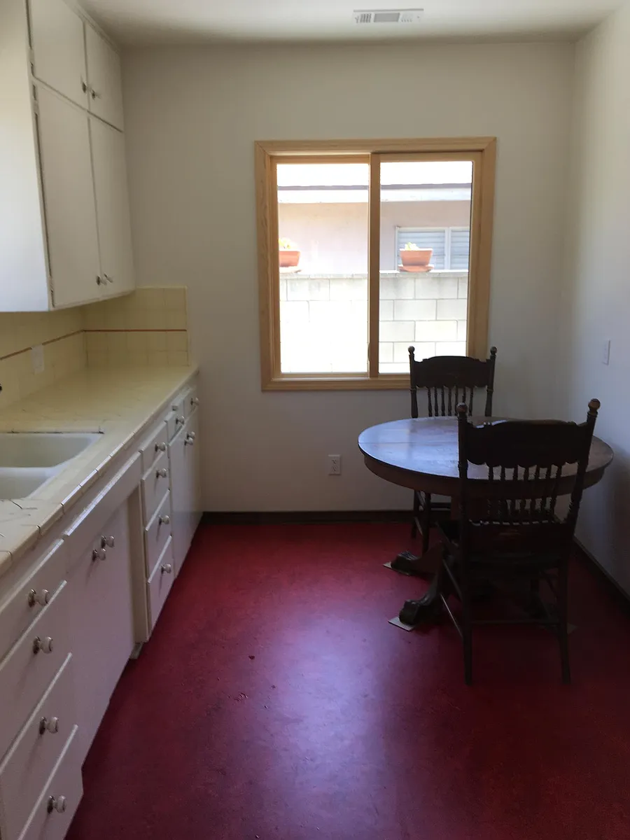 Building Photo - 2641 E Orange Grove Blvd