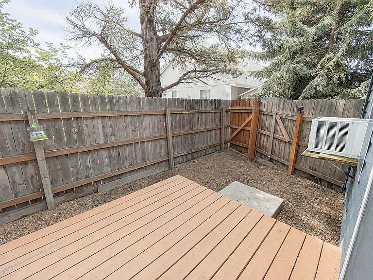 2950 NE Nikki Ct #D — Photo 26