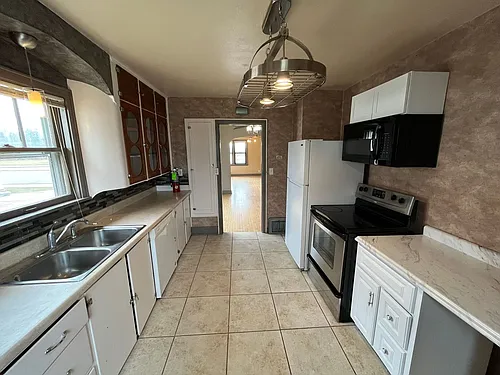 803 Grand Ave Photo 1
