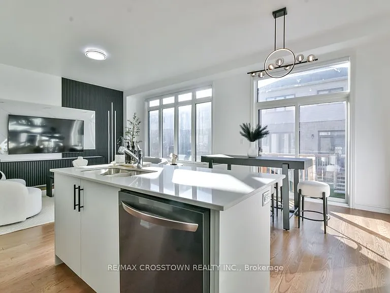 104 Shepherd Dr — Photo 16