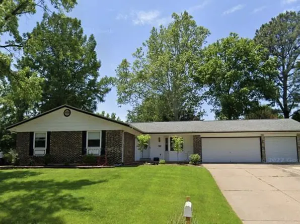 3488 Huntington Ln, Saint Charles, MO 63303