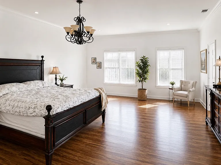 304 S Clark Dr — Photo 15