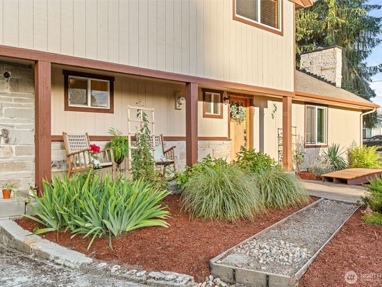 407 Leber Street NE, Orting, WA 98360