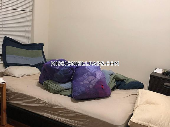 2nd image of 34 Darling St #03