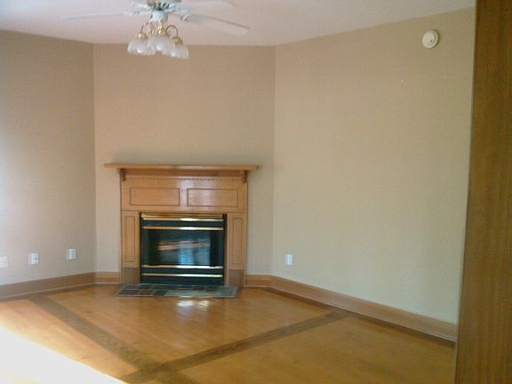 Living Rm w/fireplace