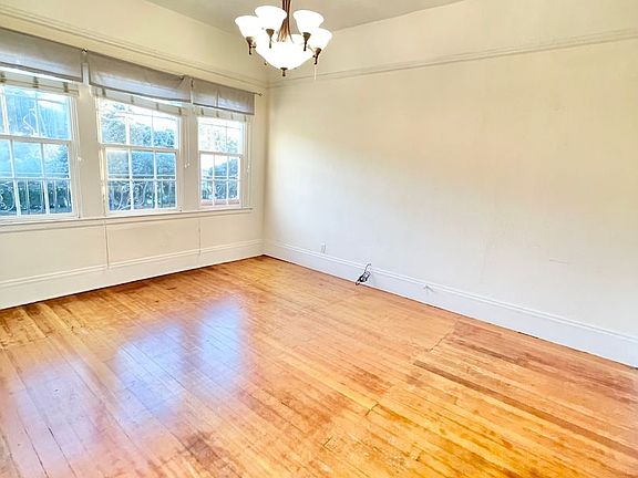 2nd image of 3302-3308 California St #3306