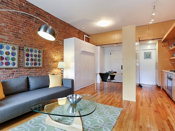 3rd image of 421 W 22nd St APT 5