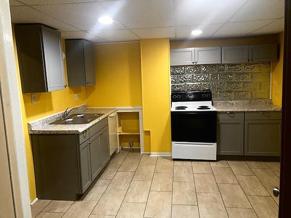 3rd image of 404 1/2 Whitely St
