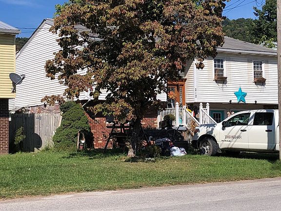 3rd image of 212 Wetzel St
