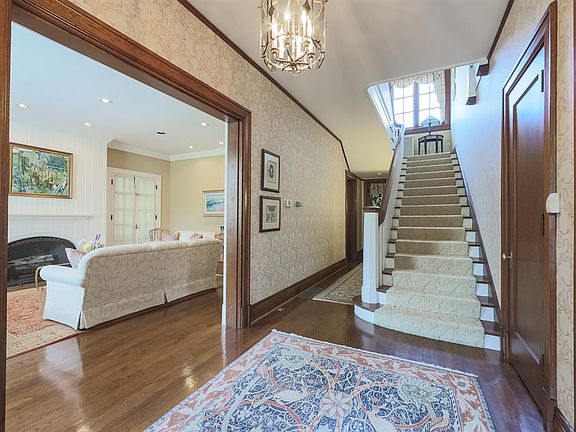 5th image of 110 Stearns Ave