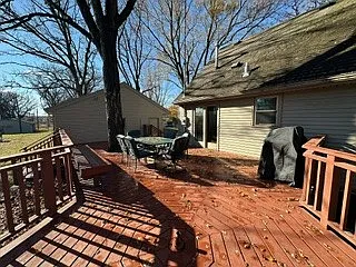 3908 Oak Park Cir SE — Photo 2