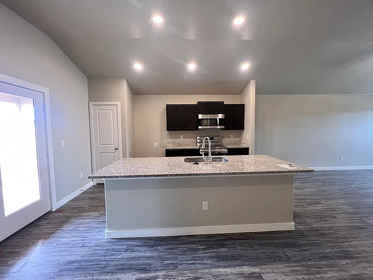 3207 Abbeville Ave — Photo 4