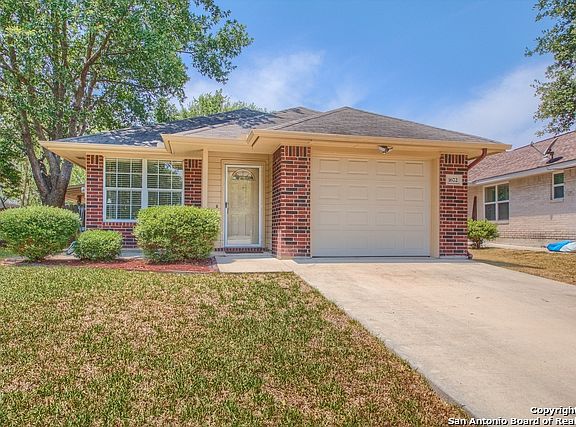 2nd image of 1672 Honeysuckle Ln