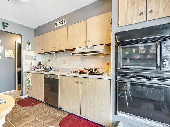 5th image of 10316 Forest Brook Ln APT H