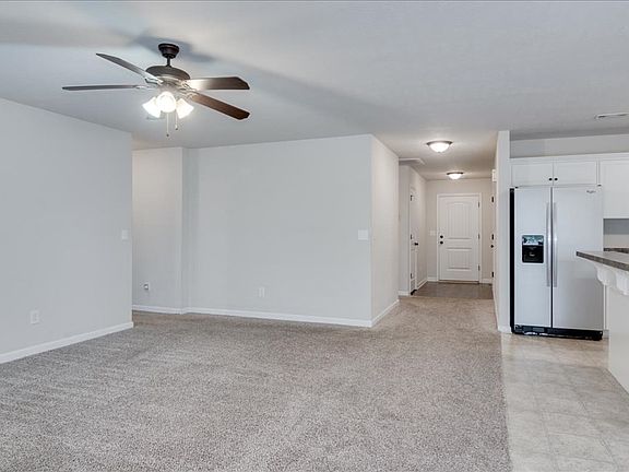 5th image of 685 Fox Haven Drive