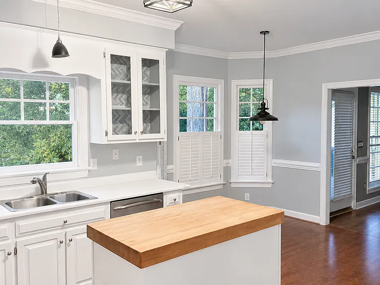 207 Custer Trl — Photo 9