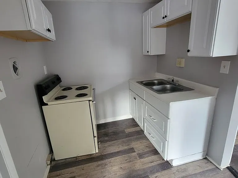 13420 Euclid Ave — Photo 59