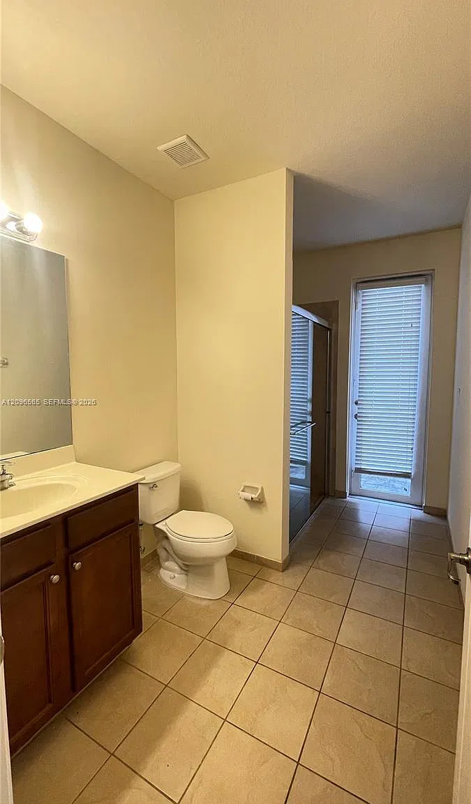 4 bed, 3080 sqft, $4,000 — Photo 4