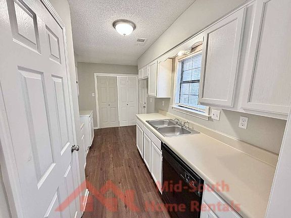 5th image of 6001 Cedarcrest Ct