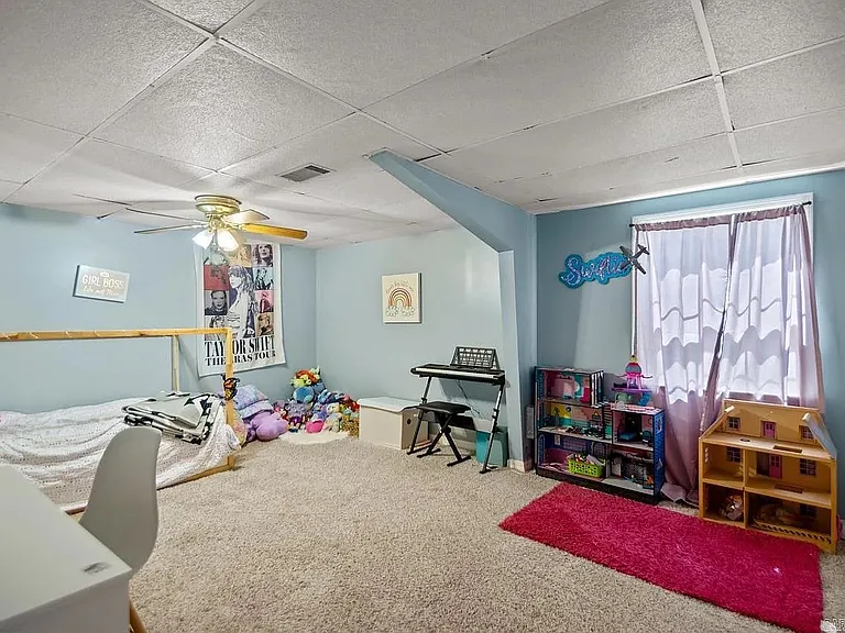 21 Evergreen Park — Photo 10